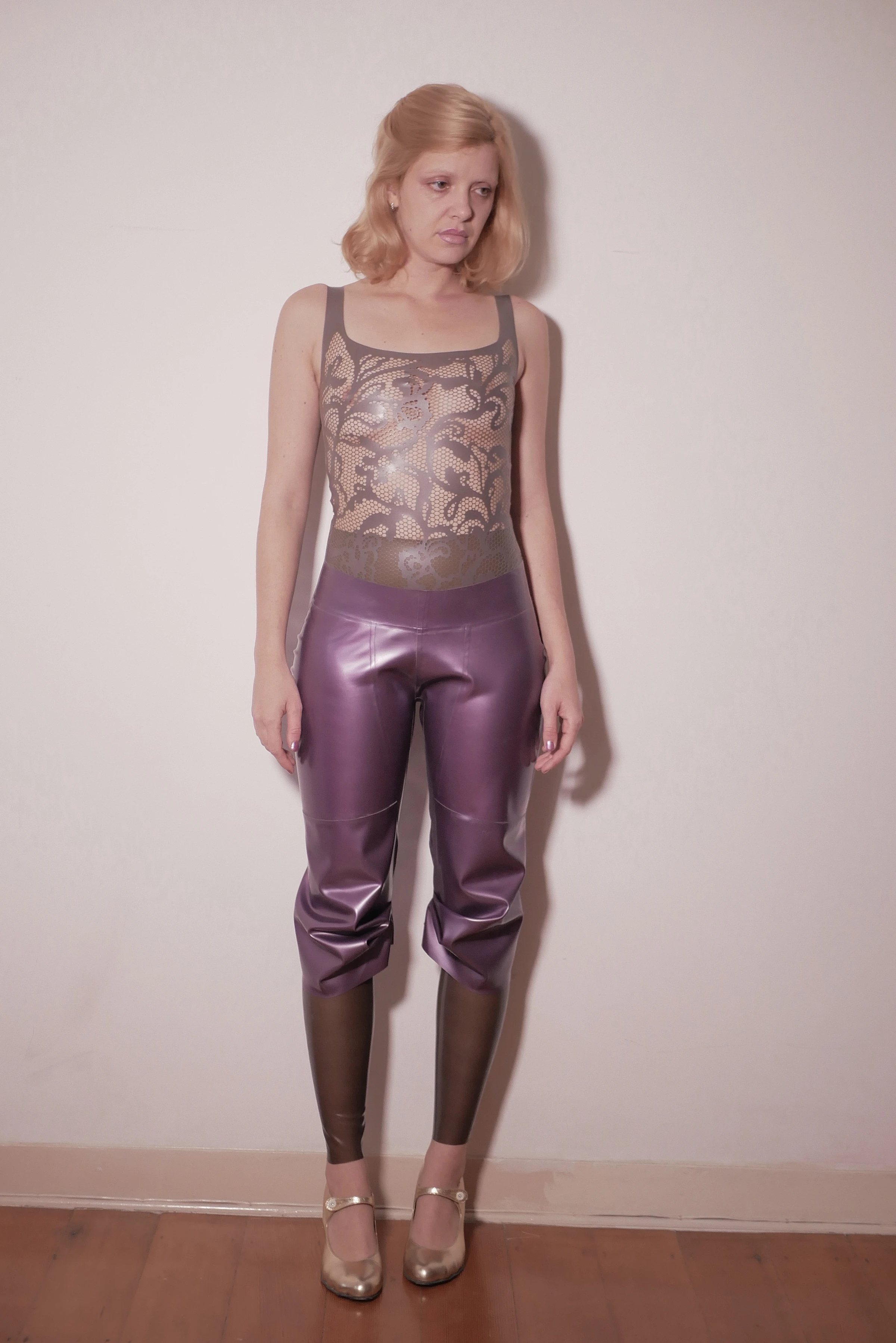 Latex Capri